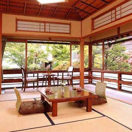 Ryokan Kaminaka Такаяма Екстериор снимка