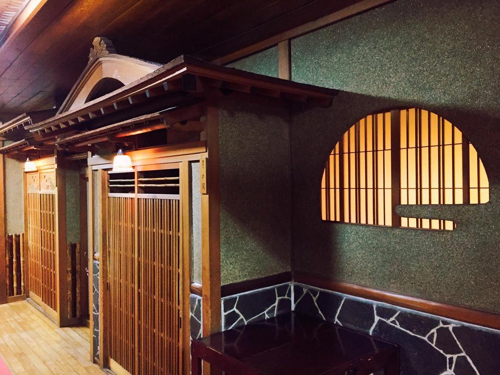 Ryokan Kaminaka Такаяма Екстериор снимка